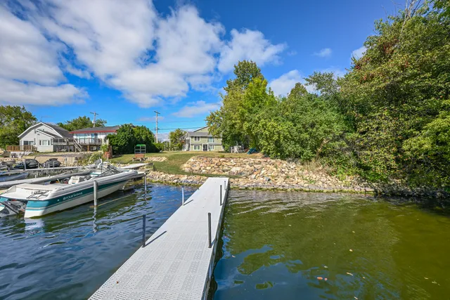 $1,895,000 | 7134 North Tichigan Road, Waterford, WI 53185