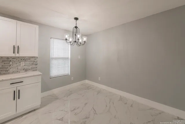 a view of empty room with window