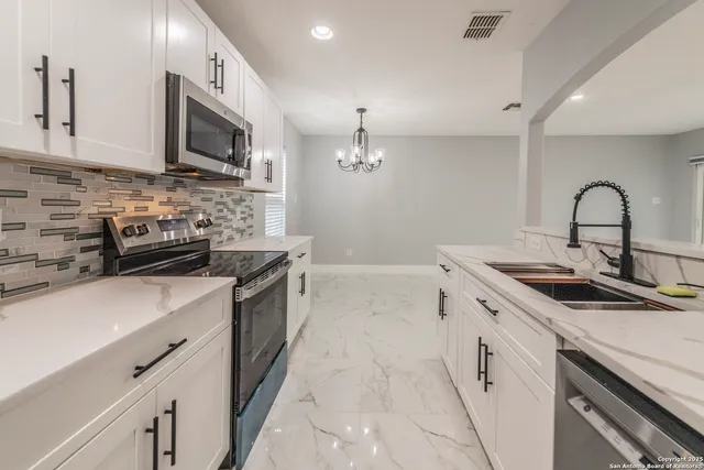 $1,744 | 112 North Meadow Street, Converse, TX 78109