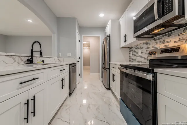 $1,744 | 112 North Meadow Street, Converse, TX 78109