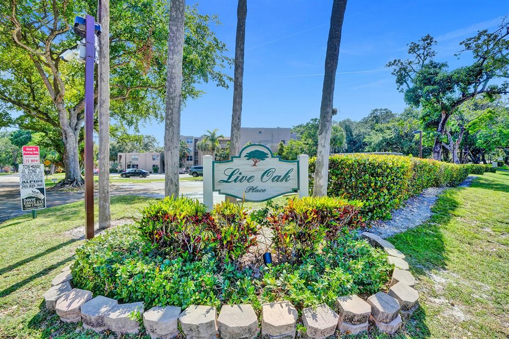 9235 Lagoon Place, Unit 207 Davie, FL 33324 - Photo 32 of 59