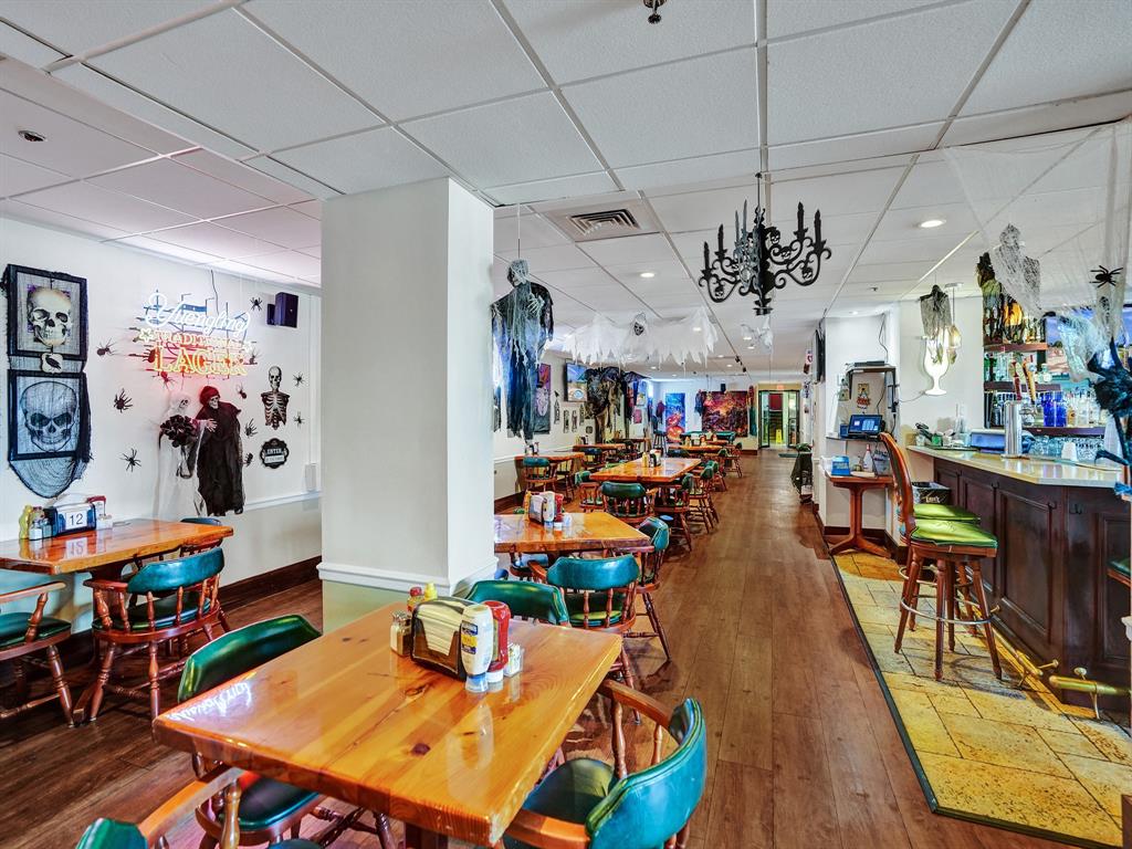 9235 Lagoon Place, Unit 207 Davie, FL 33324 - Photo 44 of 59 a view of a dining room with lots of furniture