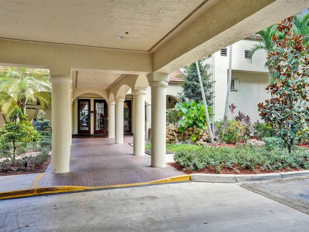 9235 Lagoon Place, Unit 207 Davie, FL 33324 - Photo 49 of 59