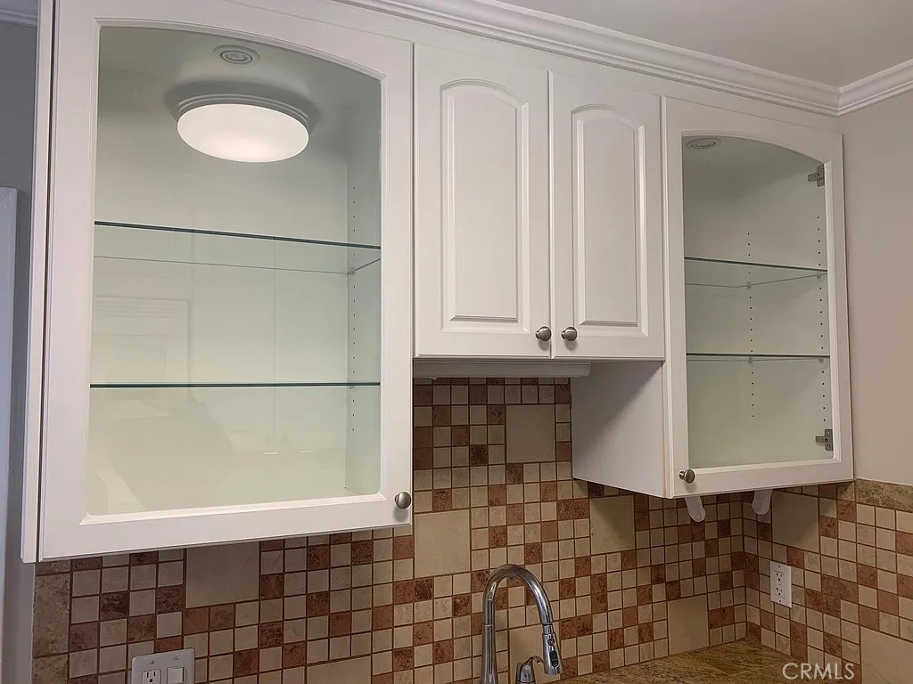 4401 Division Long Beach, CA 90803 - Photo 18 of 50 a bathroom with a sink