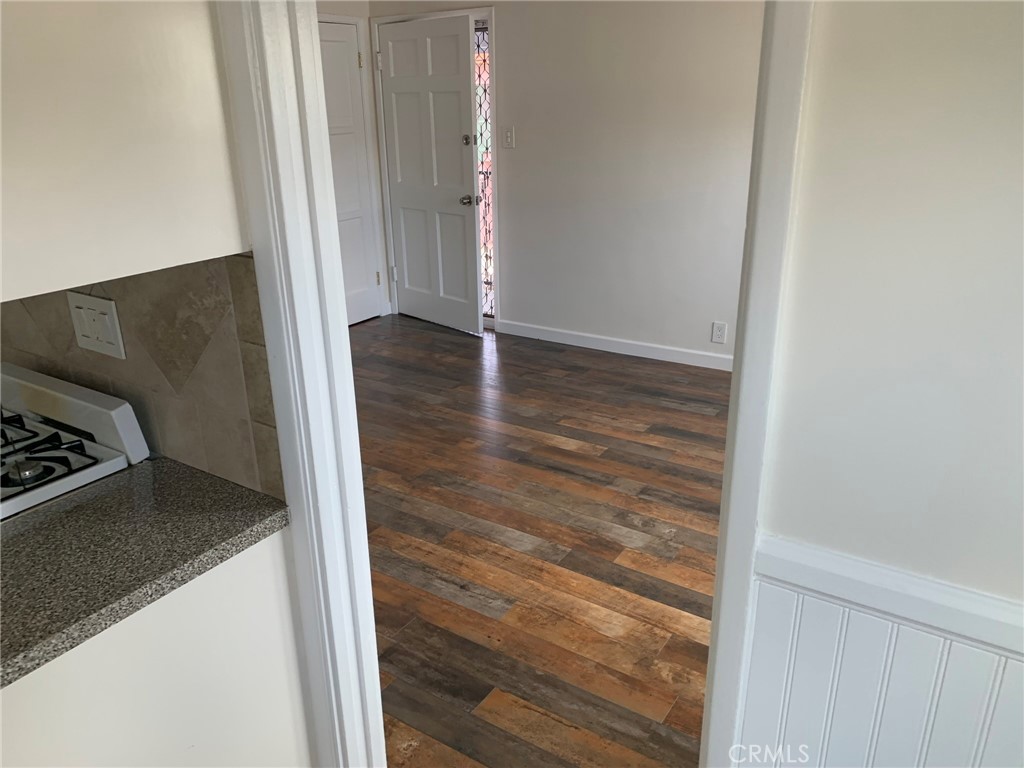 4401 Division Long Beach, CA 90803 - Photo 40 of 50 a view of a utility room with washer and dryer