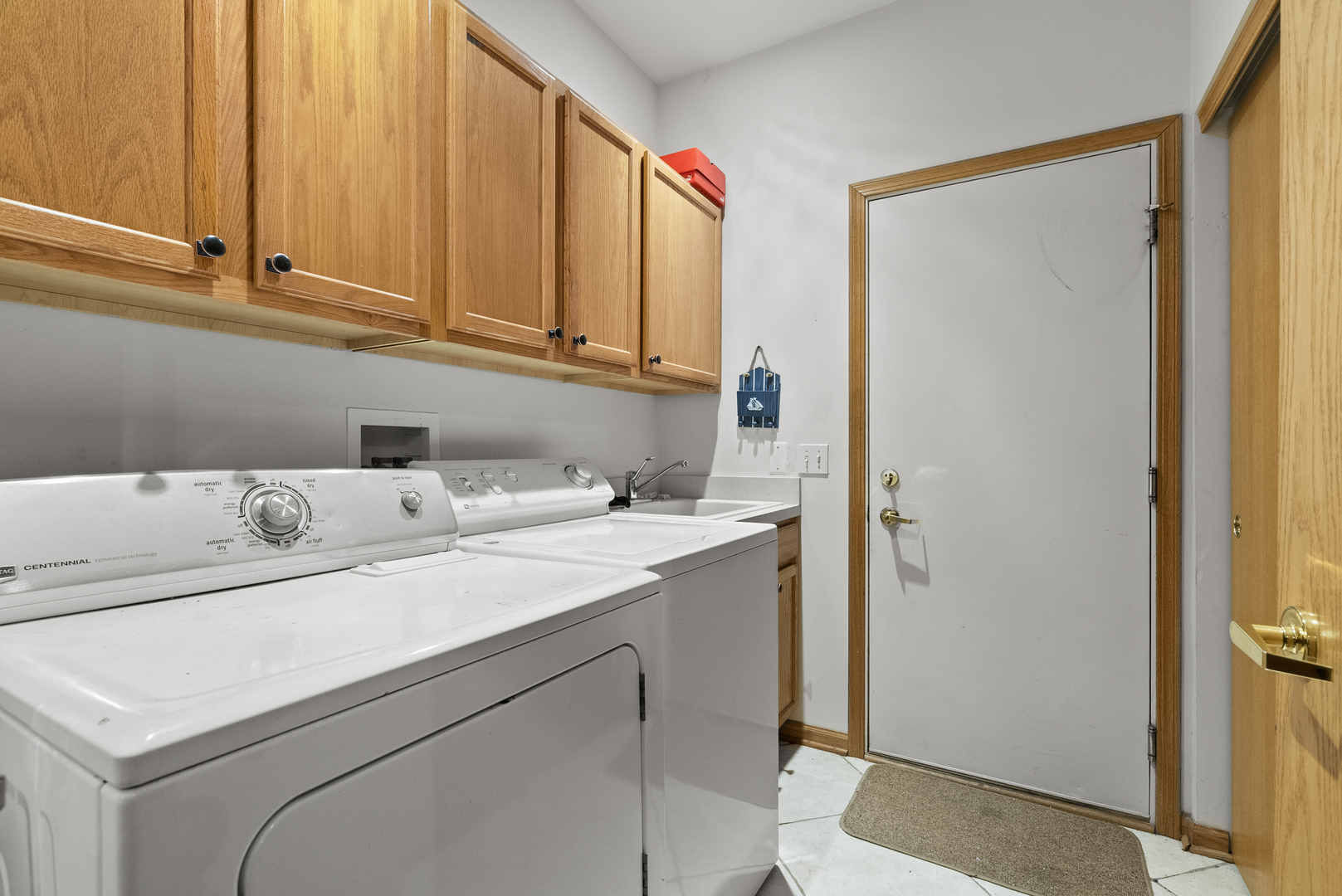 782 Baldwin Lane Romeoville, IL 60446 - Photo 21 of 39 a utility room with dryer and washer
