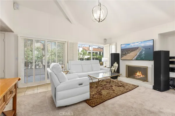 $1,019,000 | 16580 Bordeaux Lane, Huntington Beach, CA 92649