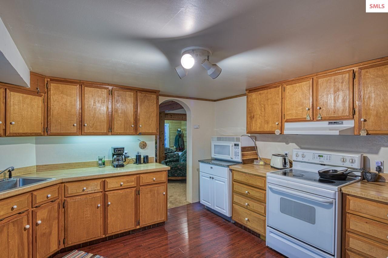 2298 Selkirk Road Sandpoint, ID 83864 - Photo 32 of 51 Gallery Image 32