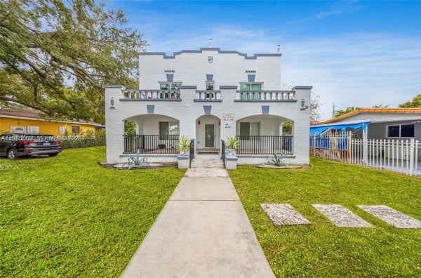$1,995 | 1020 Southwest 23rd Avenue, Unit 4, Miami, FL 33135