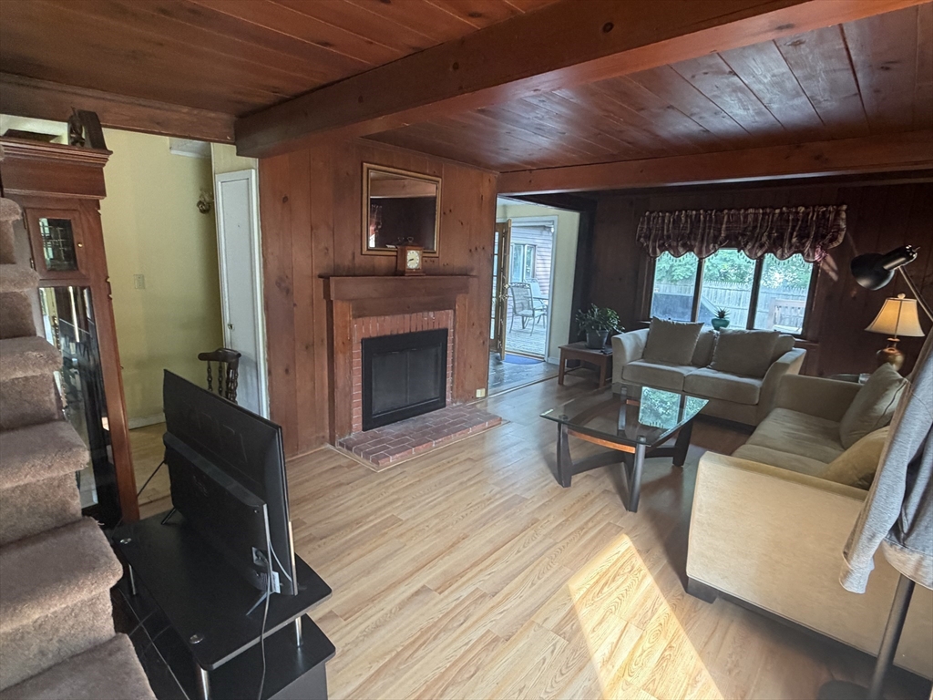 32 River Road Andover, MA 01810 - Photo 7 of 26 Gallery Image 7