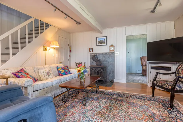 $1,260,000 | 364 Island Avenue, Portland, ME 04108