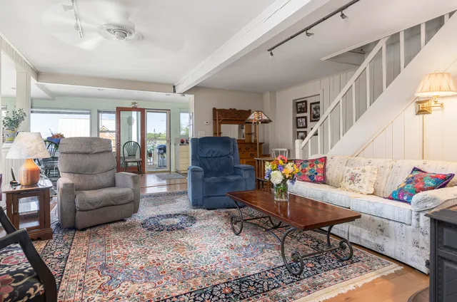 $1,260,000 | 364 Island Avenue, Portland, ME 04108