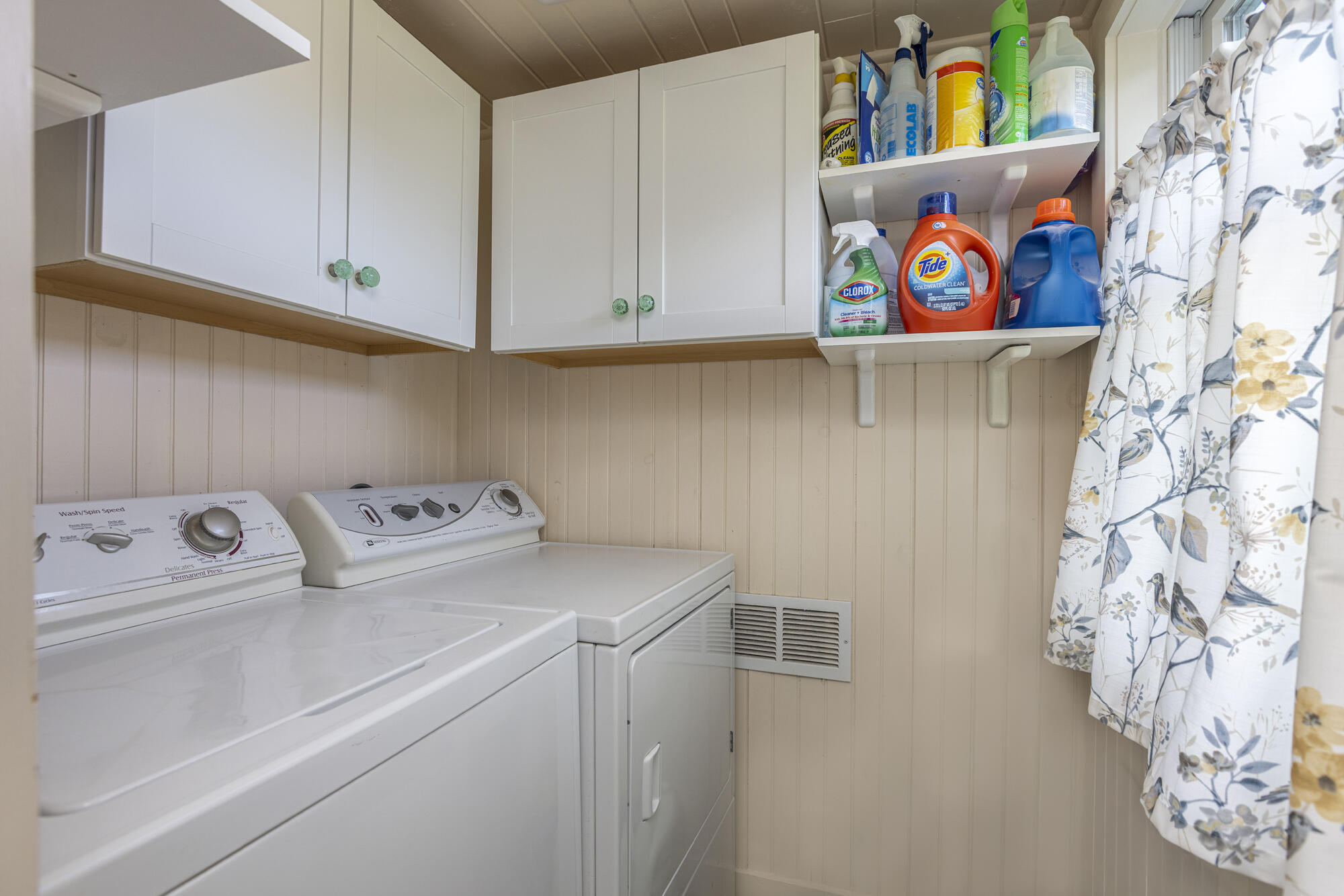 364 Island Avenue Portland, ME 04108 - Photo 17 of 47 Laundry Room