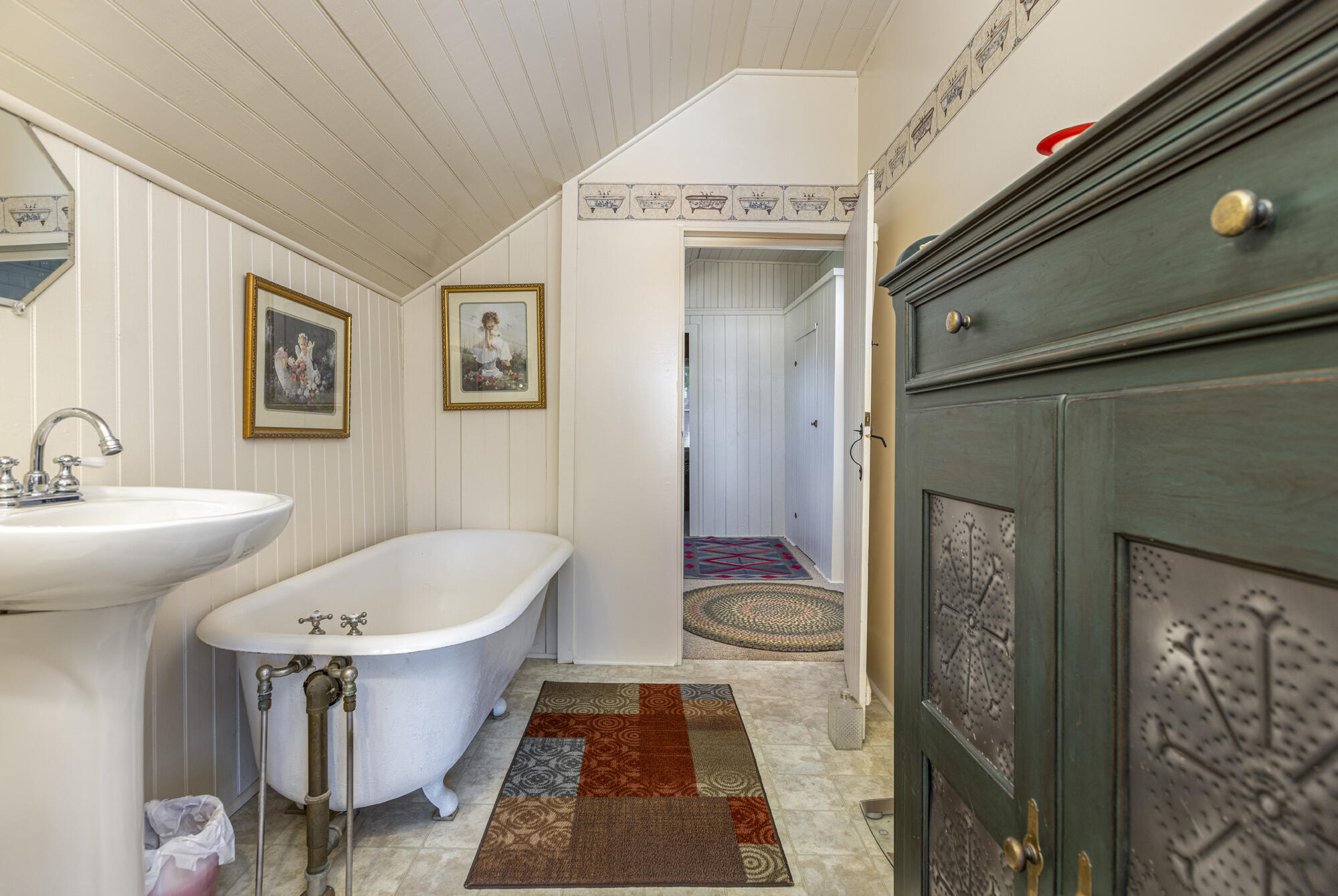 364 Island Avenue Portland, ME 04108 - Photo 30 of 47 Upstairs Bath