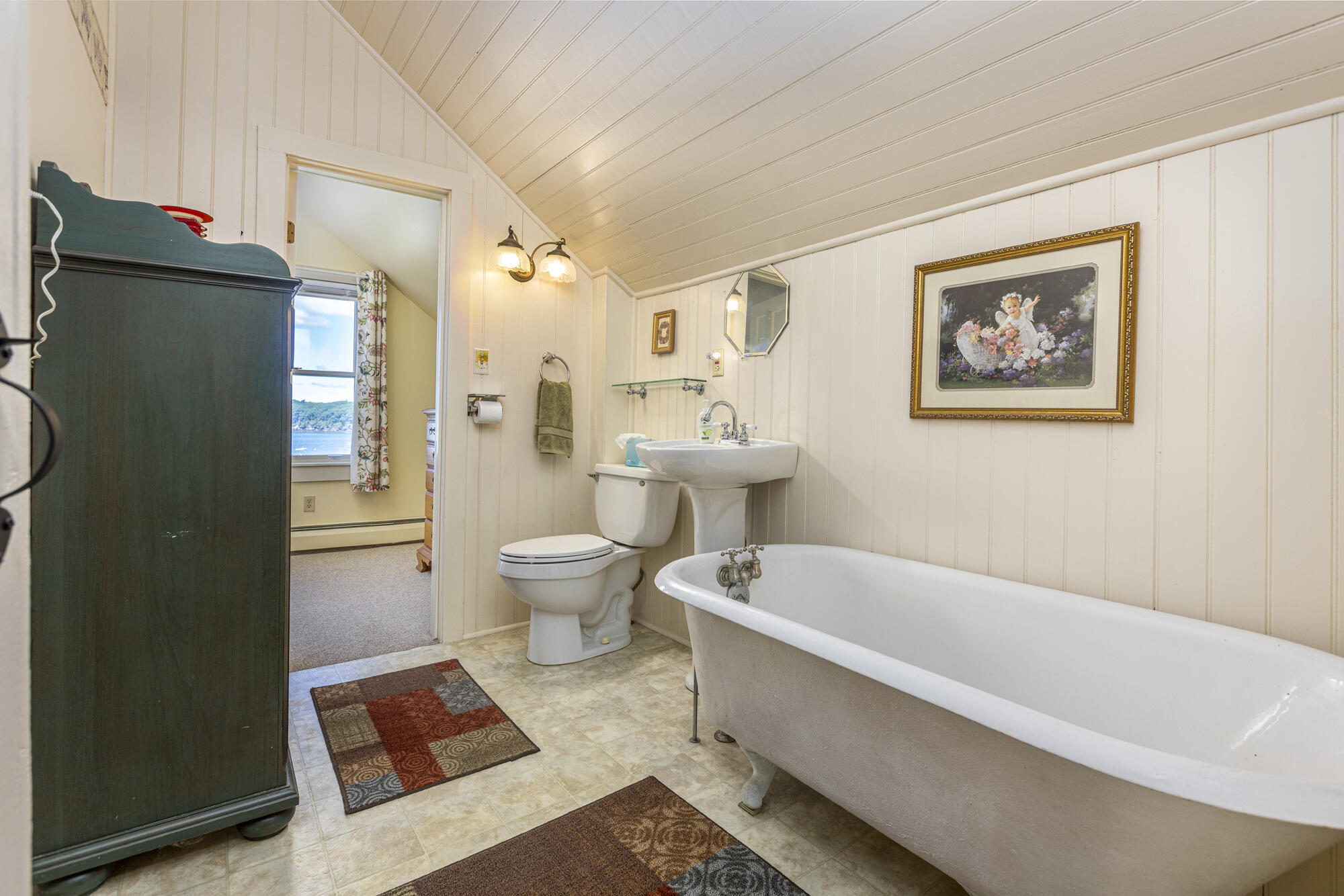 364 Island Avenue Portland, ME 04108 - Photo 31 of 47 Tub