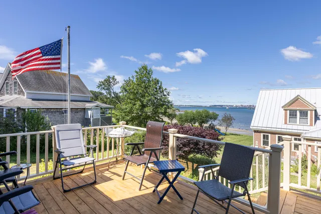 $1,260,000 | 364 Island Avenue, Portland, ME 04108