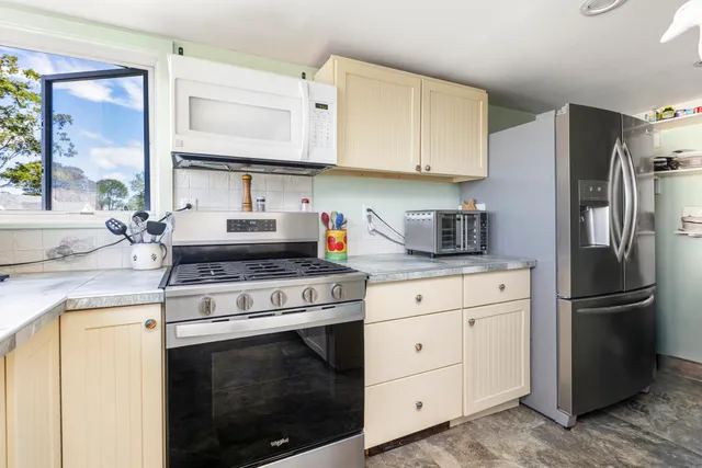 $1,260,000 | 364 Island Avenue, Portland, ME 04108