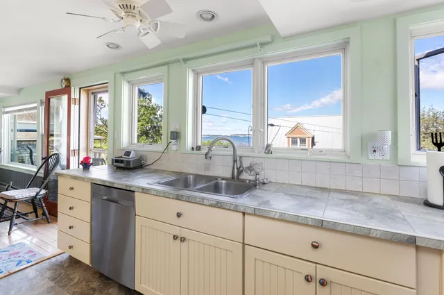 $1,260,000 | 364 Island Avenue, Portland, ME 04108