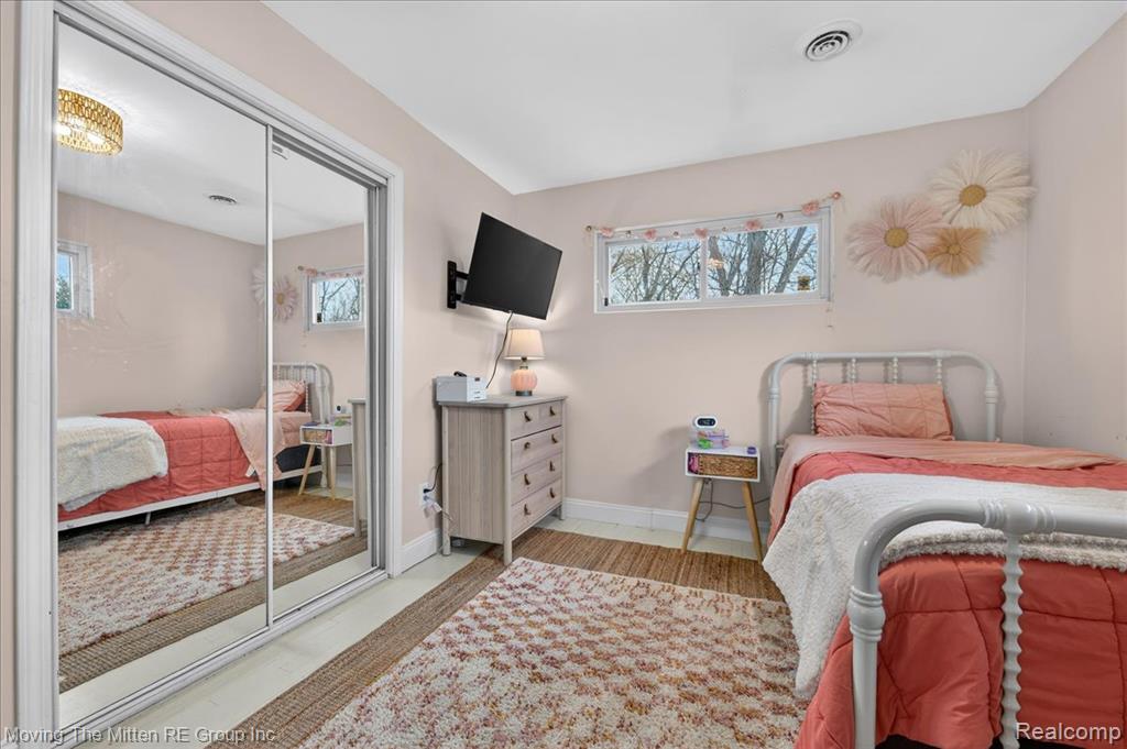 48188 Harris Road Belleville, MI 48111 - Photo 23 of 34 Gallery Image 23