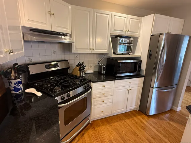 $4,500 | 99 Main Street, Stonington, CT 06378