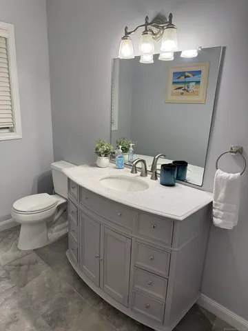 $4,500 | 99 Main Street, Stonington, CT 06378