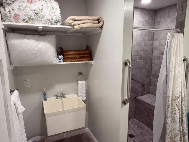 $4,500 | 99 Main Street, Stonington, CT 06378