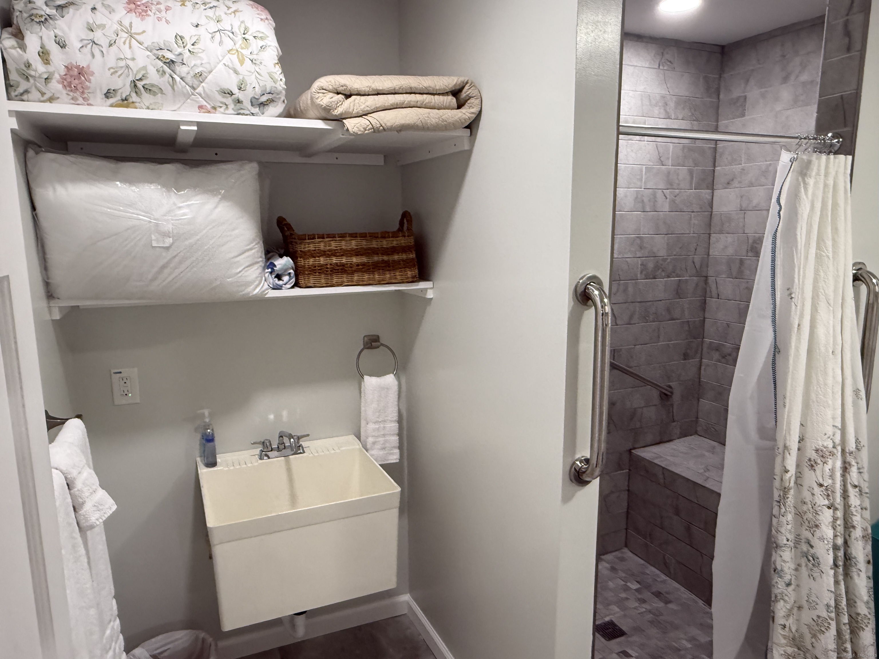 99 Main Street Stonington, CT 06378 - Photo 18 of 39