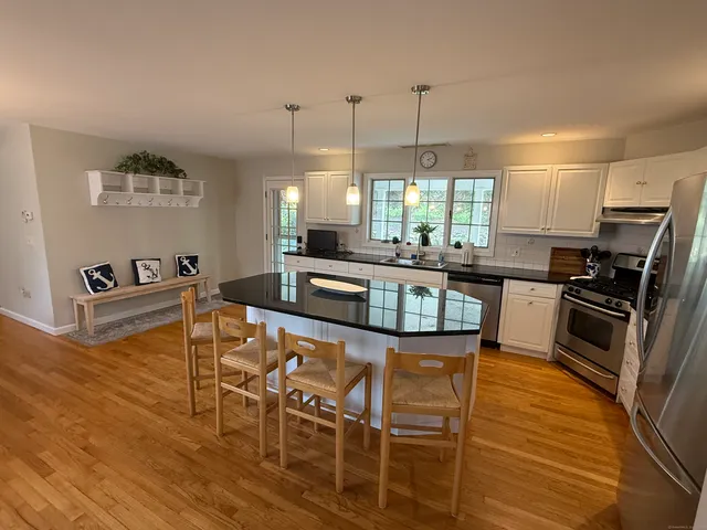 $4,500 | 99 Main Street, Stonington, CT 06378