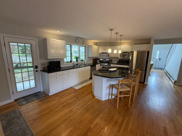 $4,500 | 99 Main Street, Stonington, CT 06378