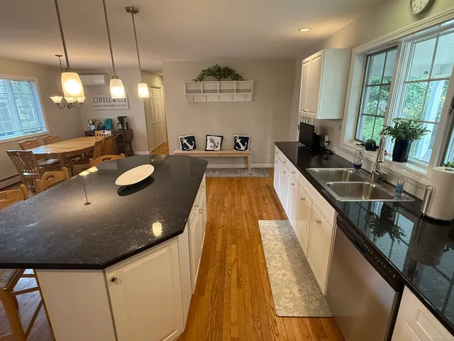 $4,500 | 99 Main Street, Stonington, CT 06378