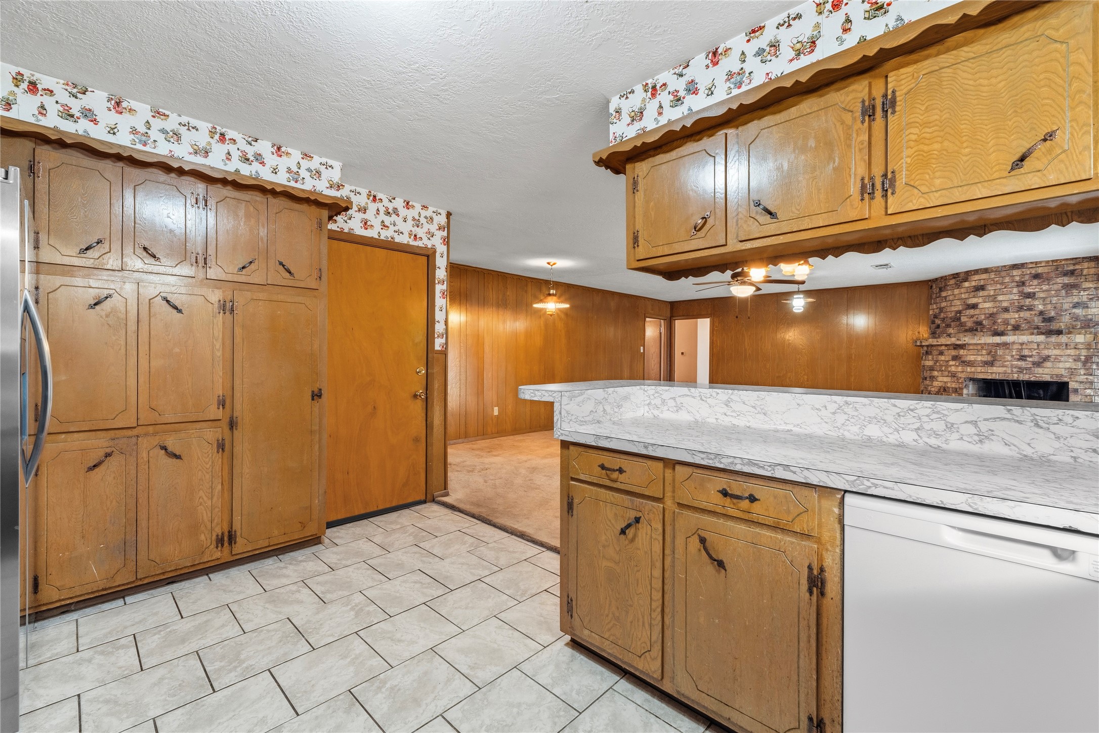 2117 South Houston Road Pasadena, TX 77502 - Photo 10 of 28 Kitchen/Pantry