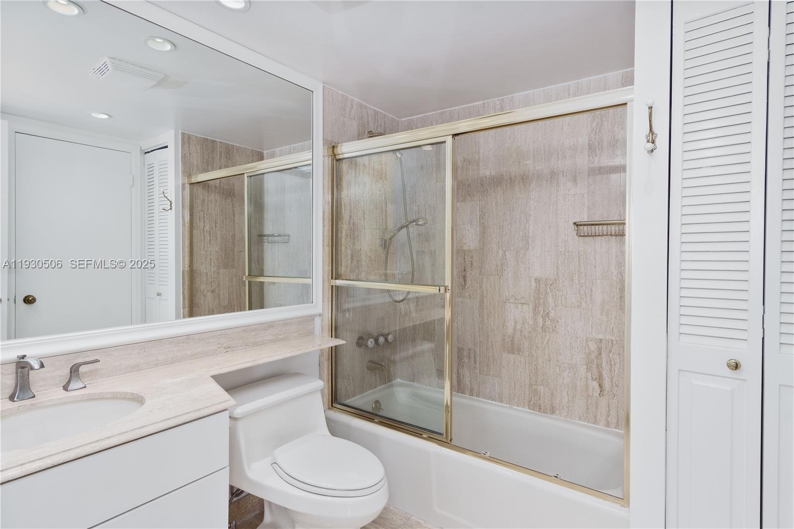 2 Grove Isle Drive, Unit B703 Miami, FL 33133 - Photo 7 of 11 2nd Bath