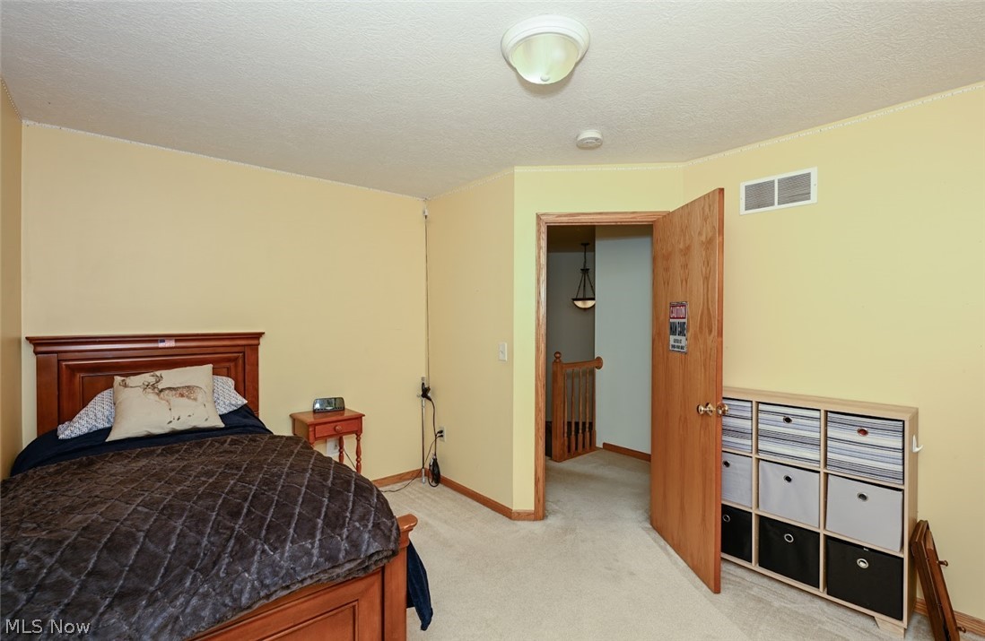 2578 Wright Road Akron, OH 44320 - Photo 19 of 35