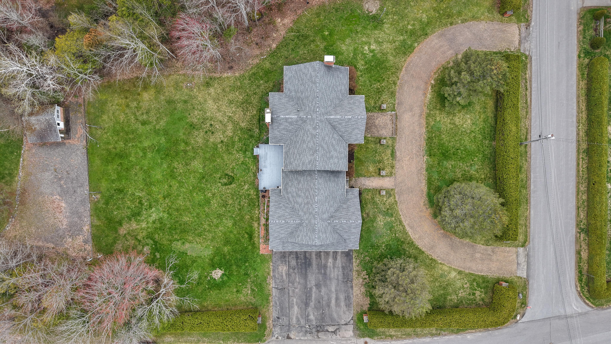 63 Fenton Way Bangor, ME 04401 - Photo 12 of 69 dji_fly_20260504_144808_0391_17779205117