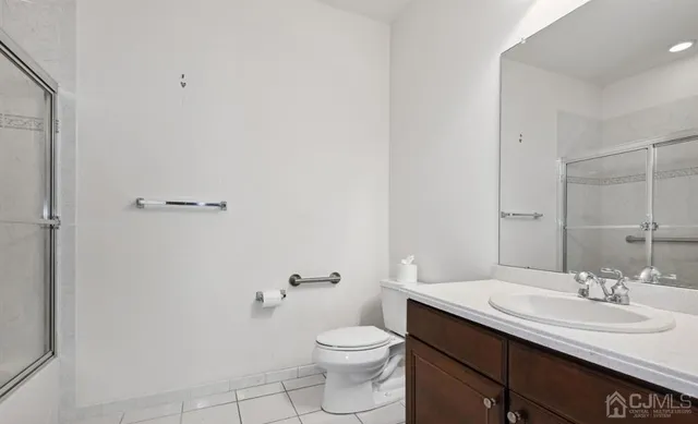 $2,650 | 24 A Roosevelt Avenue, Unit A, Carteret, NJ 07008