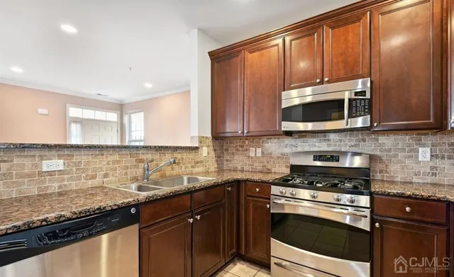 $2,650 | 24 A Roosevelt Avenue, Unit A, Carteret, NJ 07008