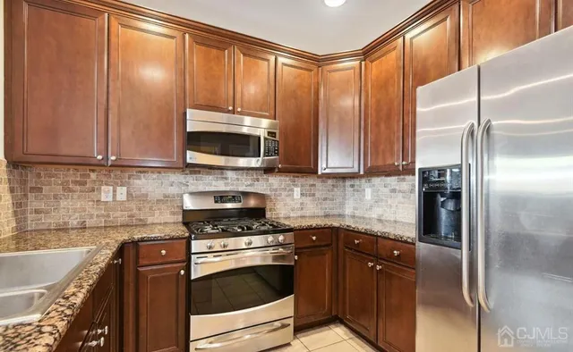 $2,650 | 24 A Roosevelt Avenue, Unit A, Carteret, NJ 07008