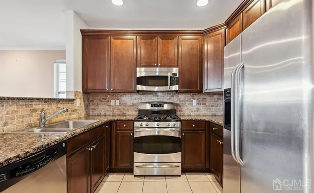 $2,650 | 24 A Roosevelt Avenue, Unit A, Carteret, NJ 07008