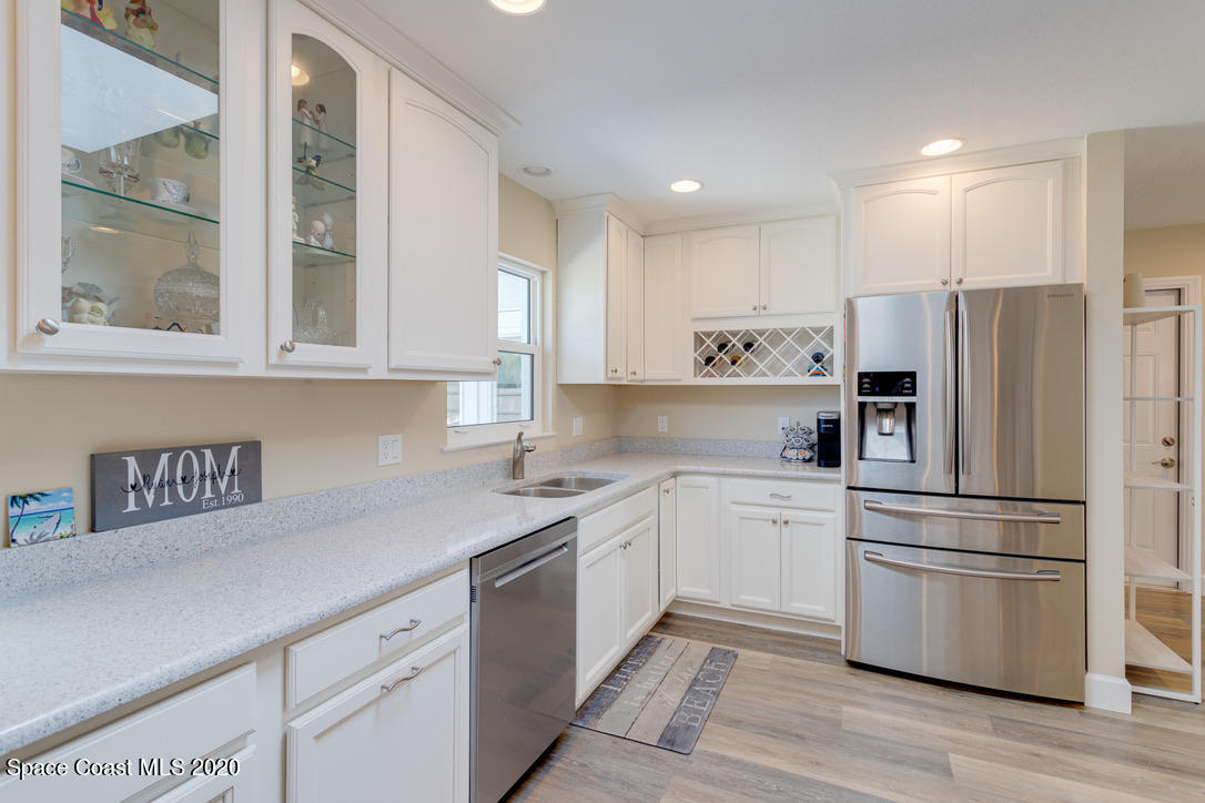 898 Brunswick Lane Rockledge, FL 32955 - Photo 13 of 49 Glass Cabinets Enhance