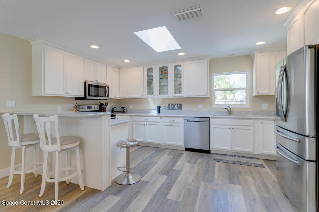 898 Brunswick Lane Rockledge, FL 32955 - Photo 15 of 49 Eat In Counter