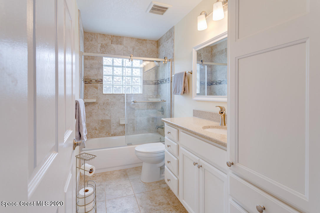 898 Brunswick Lane Rockledge, FL 32955 - Photo 37 of 49 2nd Bathroom