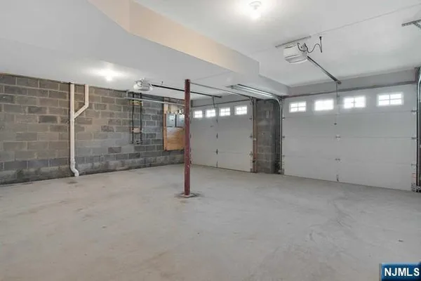 $4,000 | 734 Second Avenue, Unit 1, Lyndhurst, NJ 07071