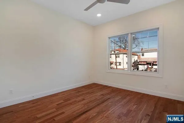 $4,000 | 734 Second Avenue, Unit 1, Lyndhurst, NJ 07071