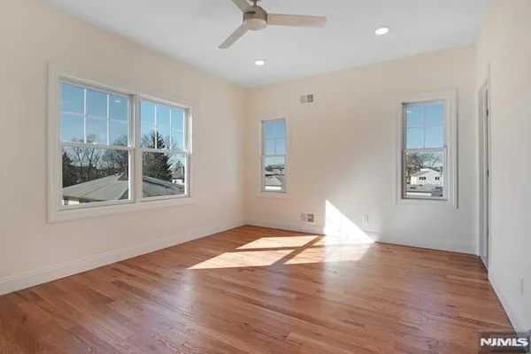 $4,000 | 734 Second Avenue, Unit 1, Lyndhurst, NJ 07071