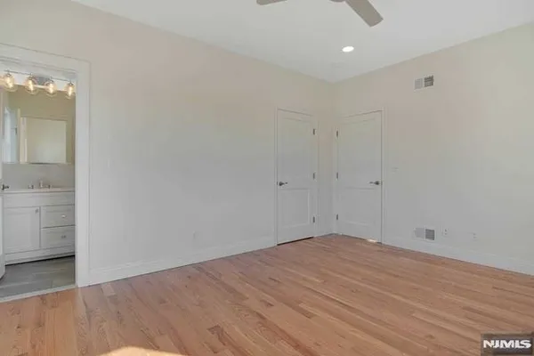$4,000 | 734 Second Avenue, Unit 1, Lyndhurst, NJ 07071
