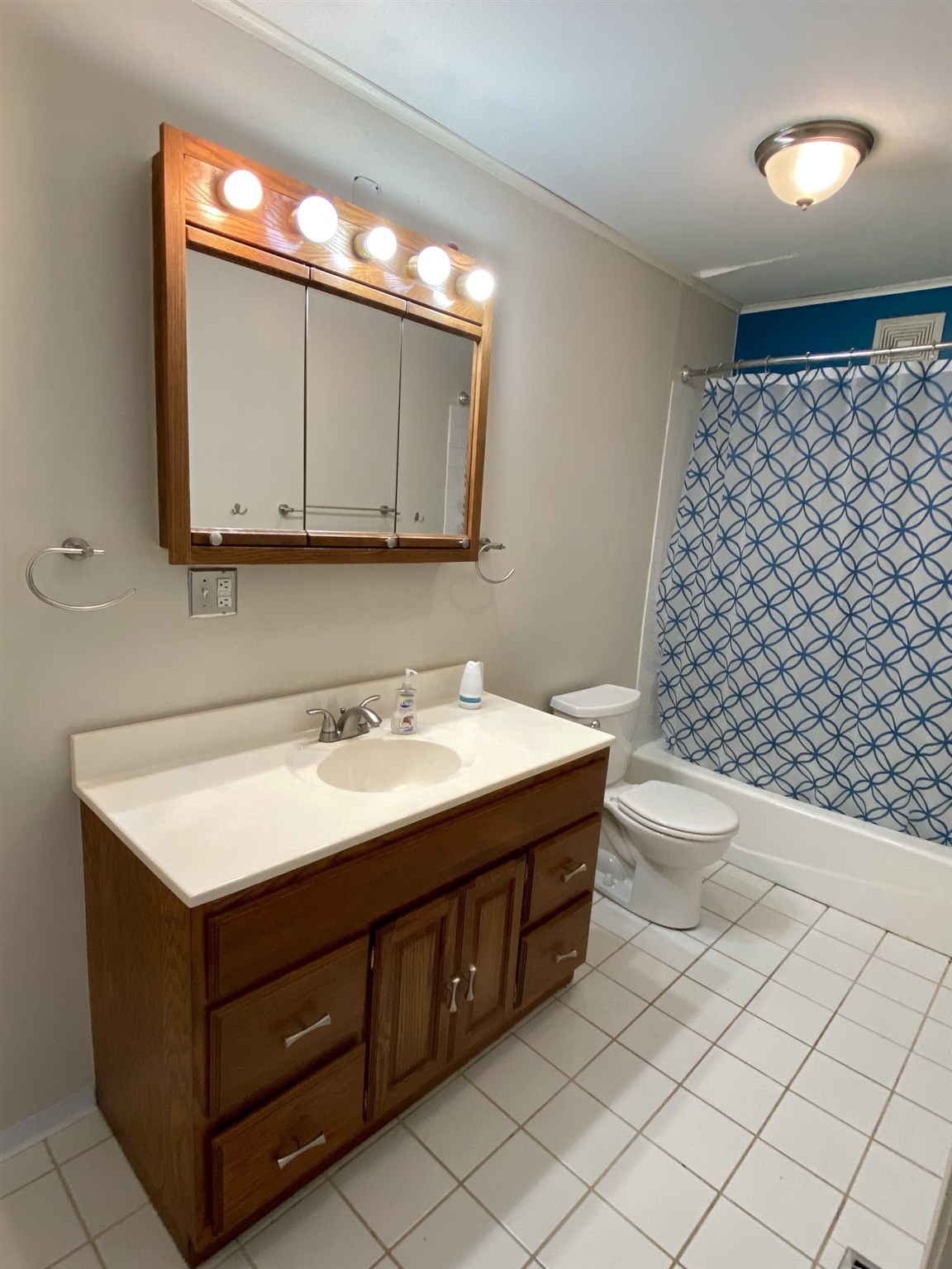 911 Edgehill Road Jacksonville, IL 62650 - Photo 18 of 36 Gallery Image 18