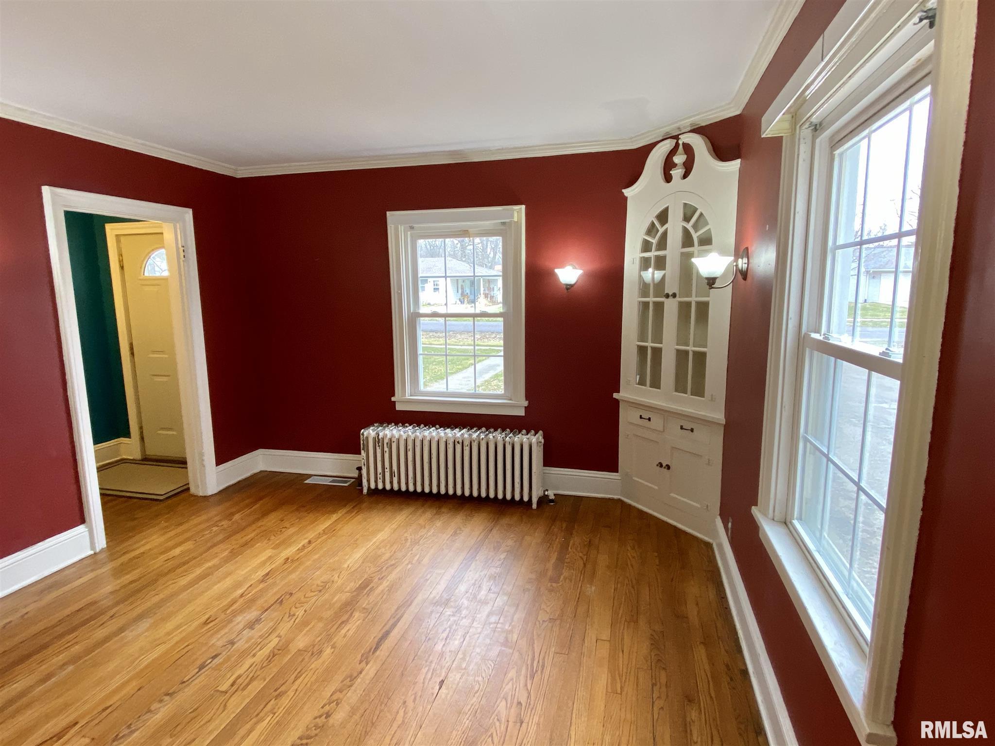 911 Edgehill Road Jacksonville, IL 62650 - Photo 9 of 36 Gallery Image 9