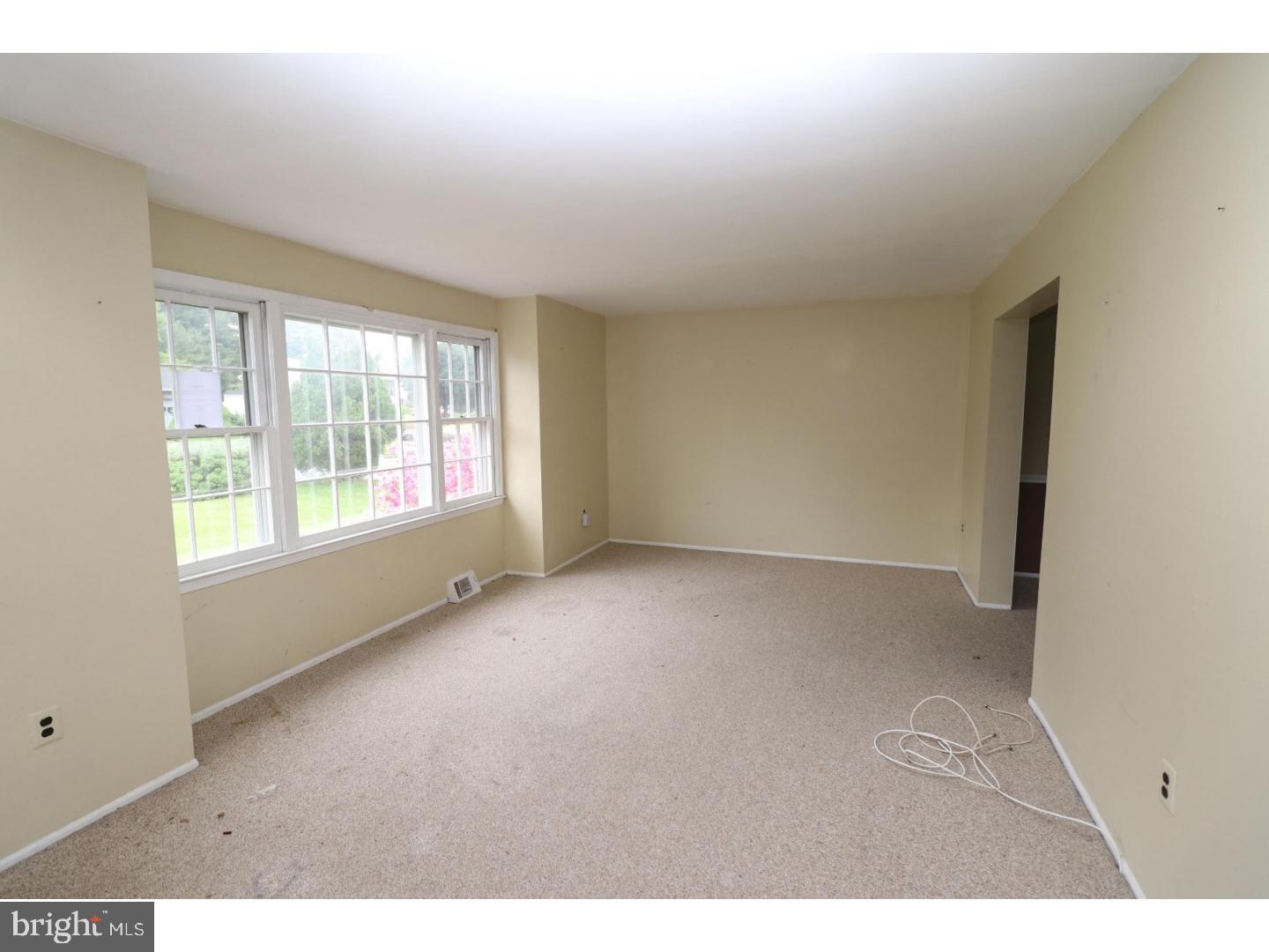 105 Woodstream Road Boothwyn, PA 19061 - Photo 4 of 15 Gallery Image 4