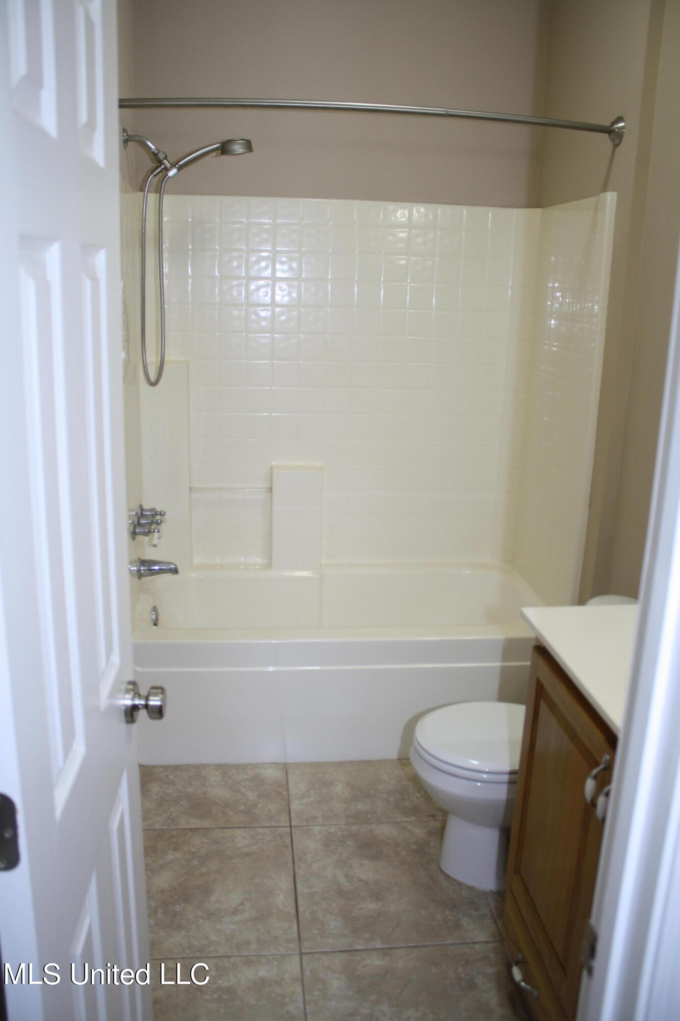 17015 Old River Road Vancleave, MS 39565 - Photo 44 of 50 8aHallBath2