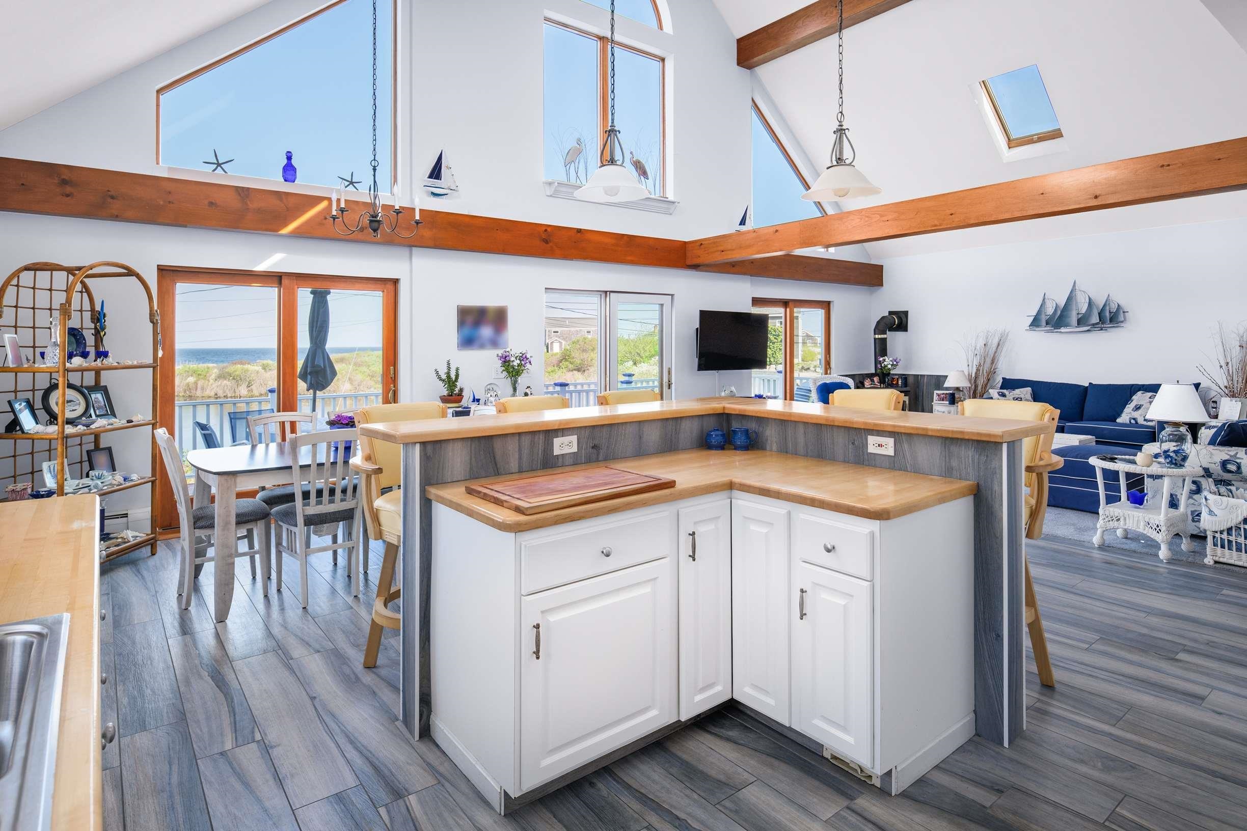 204 Nubble Road York, ME 03909 - Photo 8 of 32 Gallery Image 8